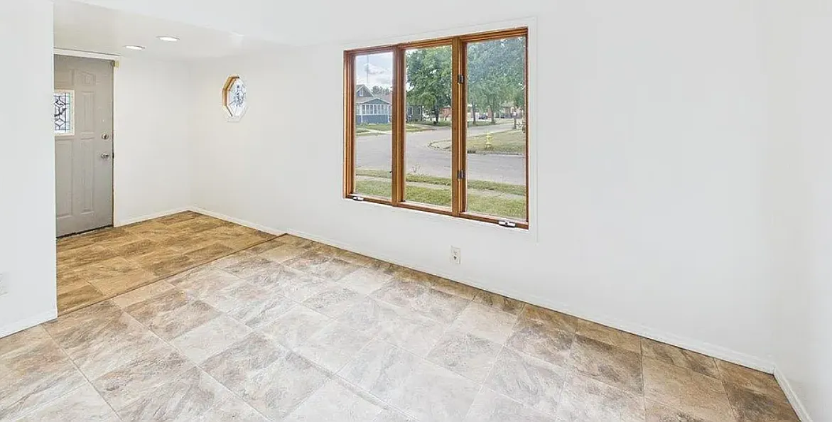 2 bed, 1112 sqft, $1,400 — Photo 3
