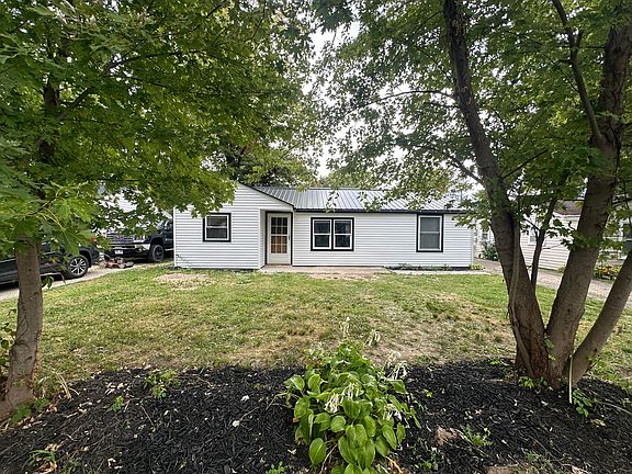 2nd image of 1618 S Oakdale Dr