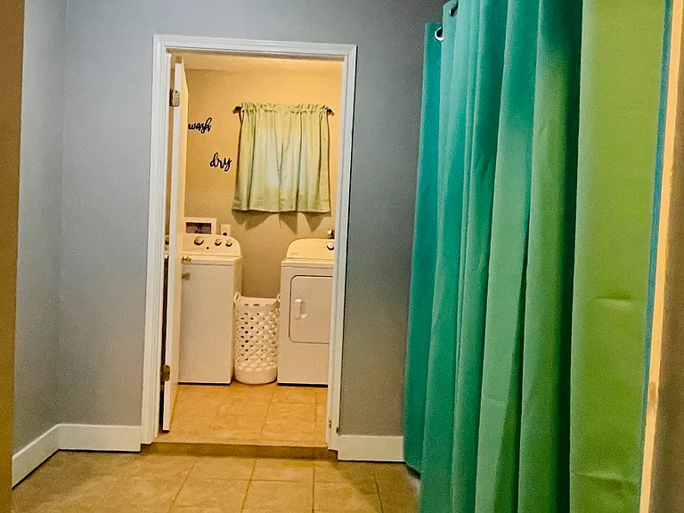1709 Gandy St — Photo 19