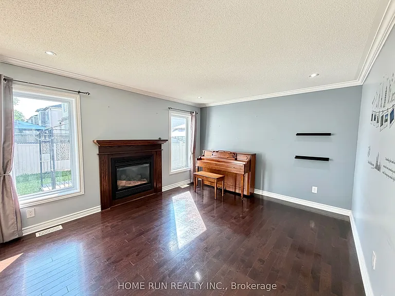 114 Glendore St — Photo 14