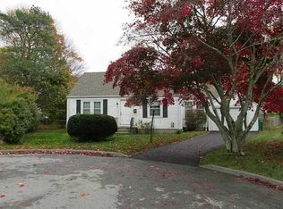 5 Admiral Ct, Middletown, RI 02842