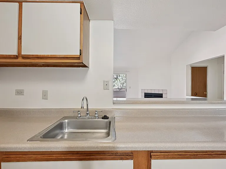 Hunter's Run Apartments — Photo 10