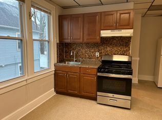 1044 Warren St APT 1, Roselle, NJ 07203