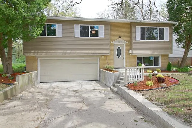 709 Circle Dr photo 1