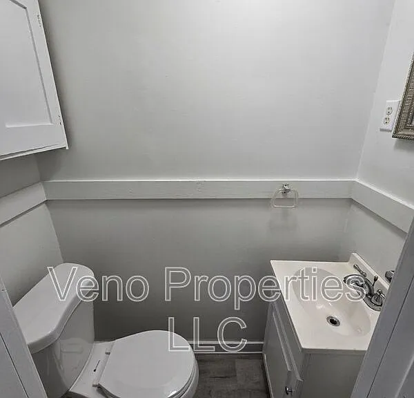 133 Bay St #A — Photo 12