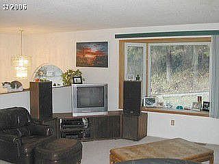 Living Room w/Bay Window