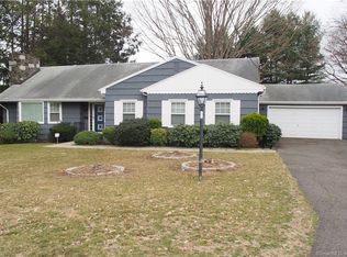 24 Thorburn Ave, Trumbull, CT 06611