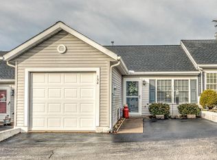 134 Country Ridge Dr, Red Lion, PA 17356