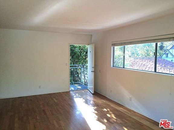3rd image of 2616 N Beachwood Dr APT 8