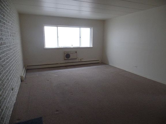 2nd image of 2546 N Harlem Ave APT 2A