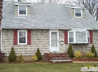 169 N Queens Ave, Massapequa, NY 11758