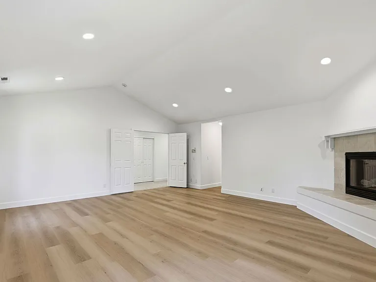 16073 Shannon Rd — Photo 10