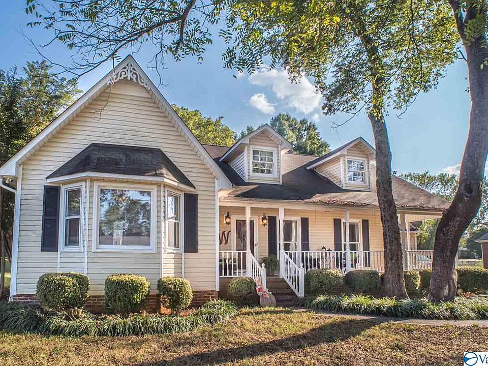 1st image of 102 Brokenbranch Dr