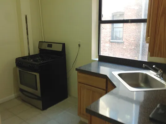 Rented by Uptown Flats LLC | media 38