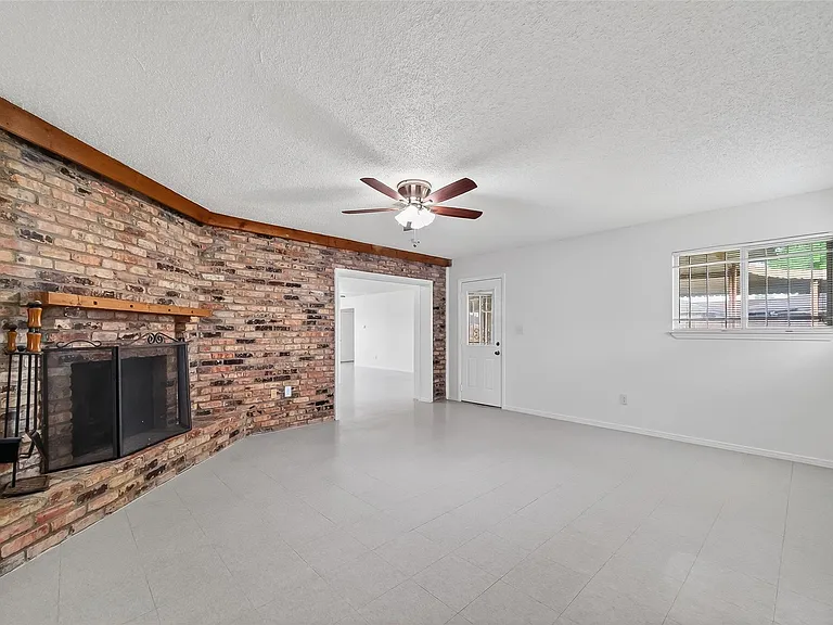 15022 Chipman Ln — Photo 16