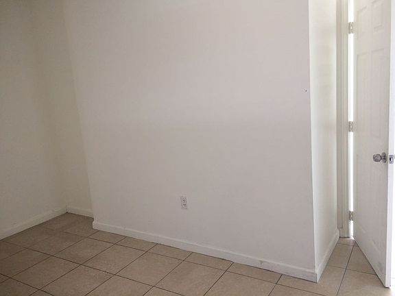 2nd image of 2300 W Flagler St APT 06