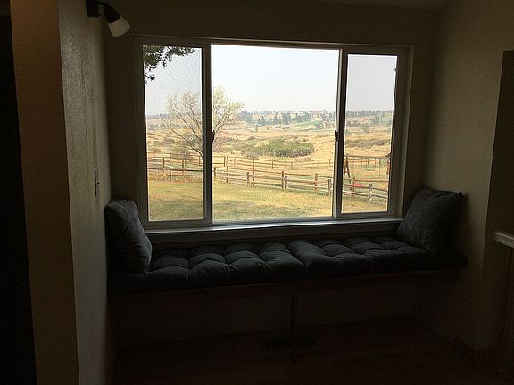 Breakfast bench with views