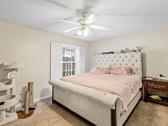 5th image of 115 Cedar Grove Cir