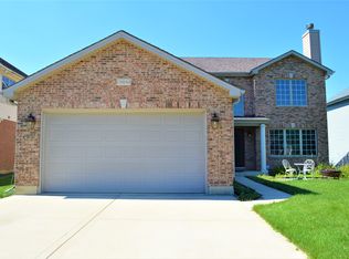 1N044 Papworth St, Carol Stream, IL 60188