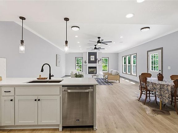 4th image of 417 N Ridge Ave