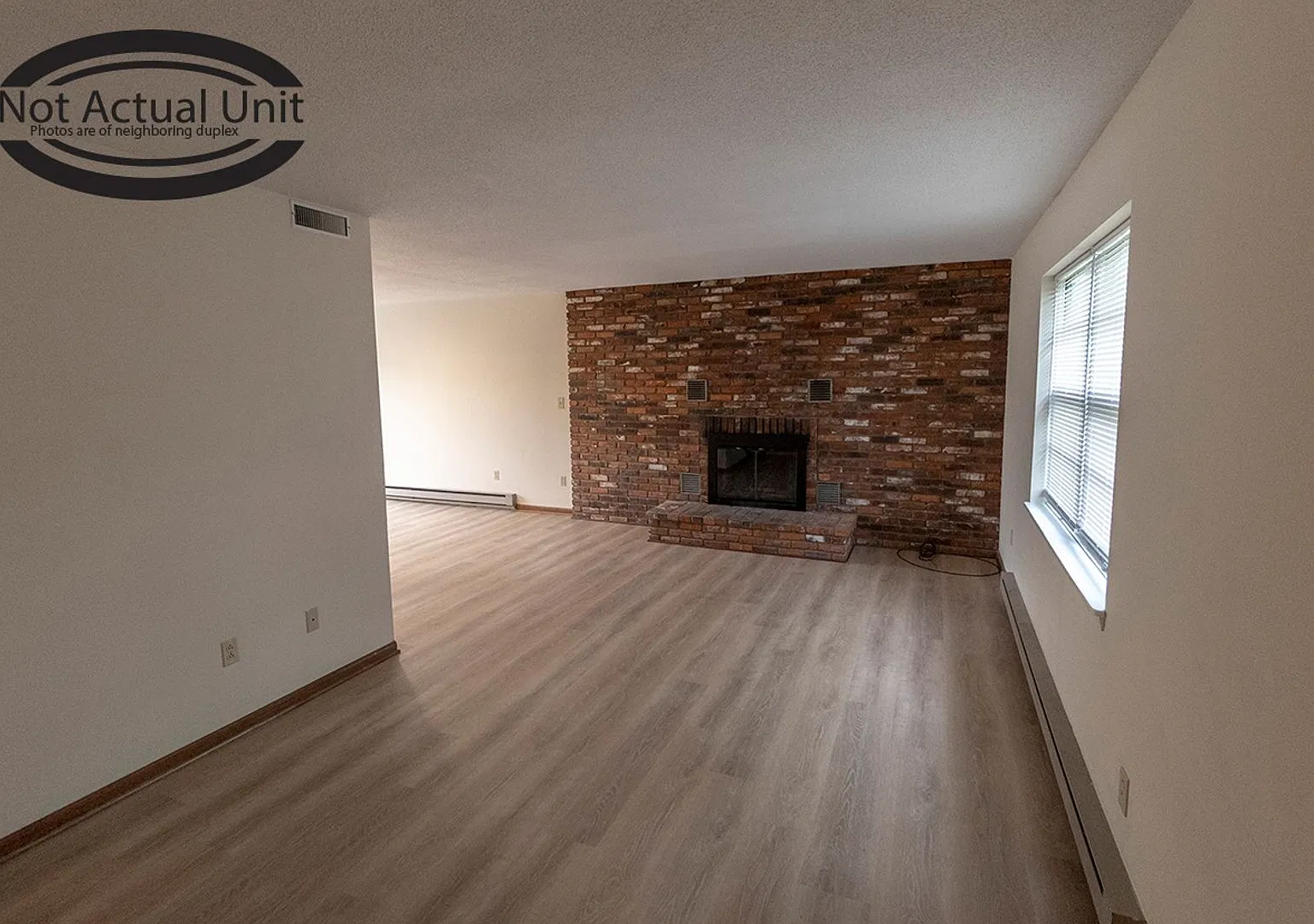 Spacious 3 bedroom Duplex — Photo 4