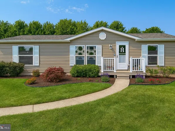 267 Miss Staci Dr, Martinsburg, WV 25404