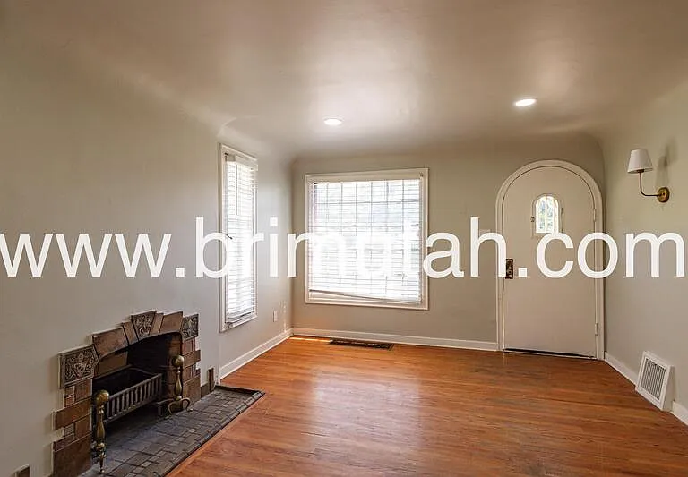 755 E Princeton Ave — Photo 4