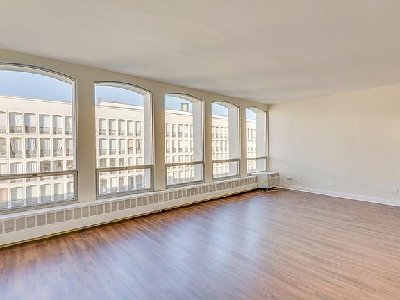 3rd image of 1400 E 55th St #909S