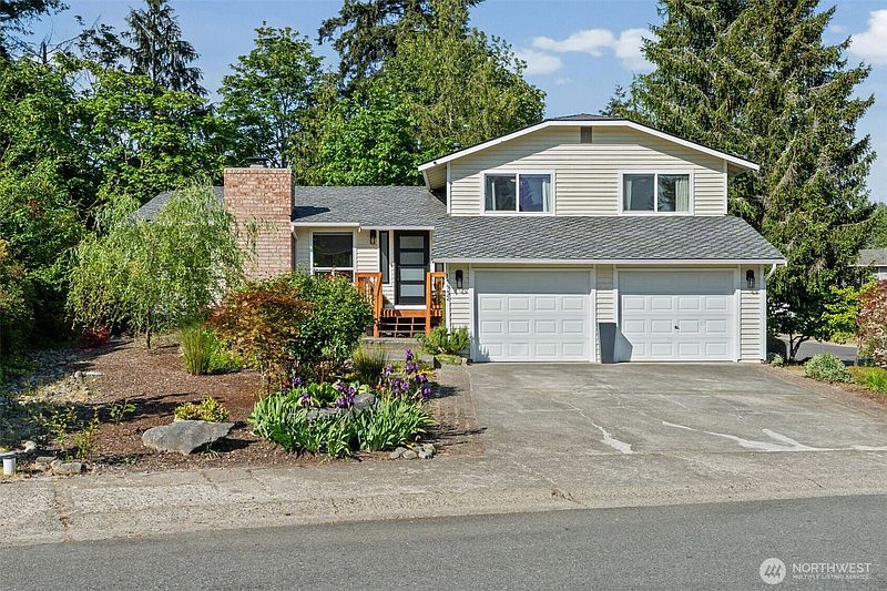 2nd image of 15932 SE 166th Place