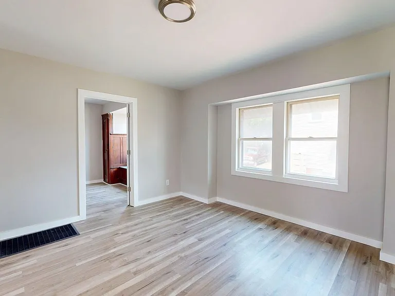 134 N Arlington St — Photo 10