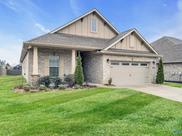 5010 River Birch Ln SE, Owens Cross Roads, AL 35763