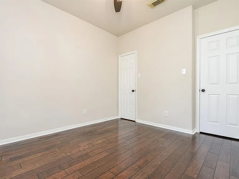 9135 Edgeloch Dr — Photo 22