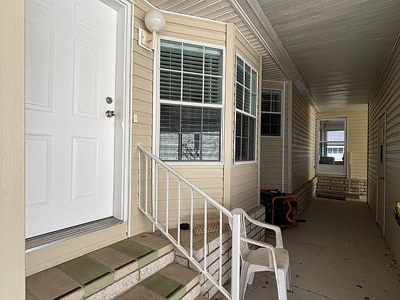 3rd image of 1537 Aberdeen Ln #185