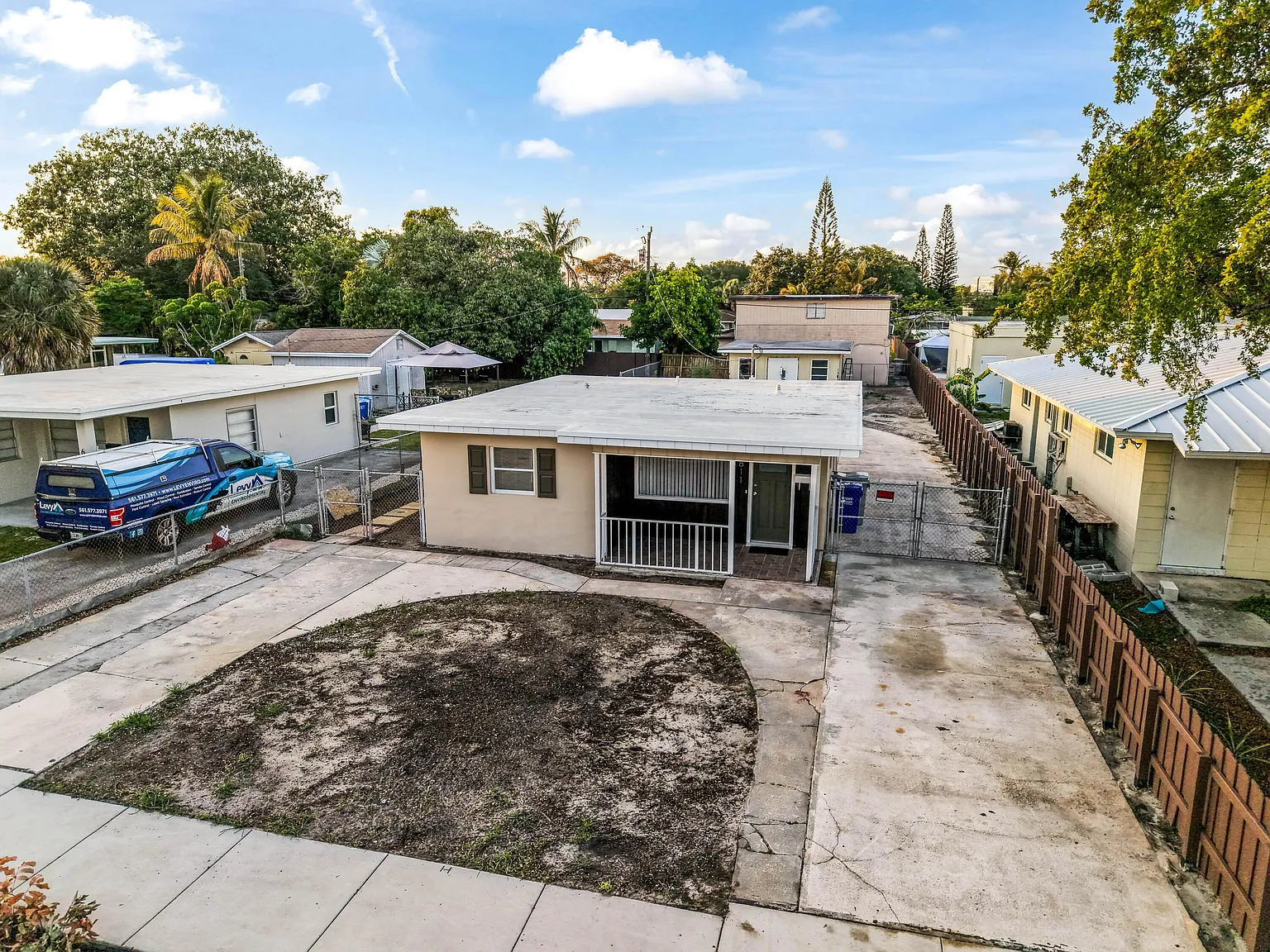 2 bed, 1.0 bath, 736 sqft, $2,250 — Photo 3