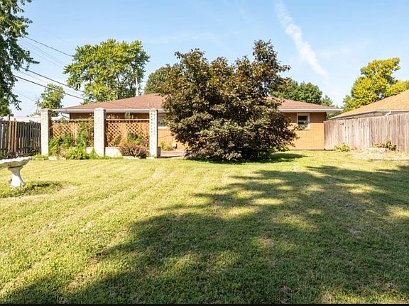 5th image of 3704 Fairoaks Dr