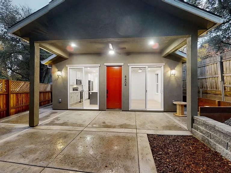 8404 Ascolano Ave — Photo 10
