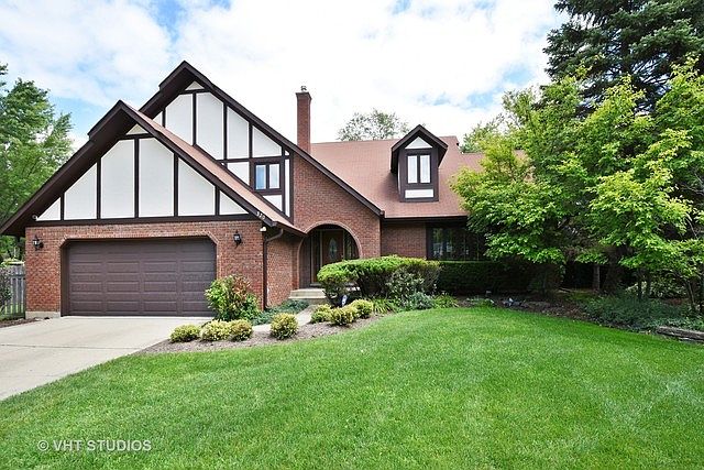 1st image of 320 Castlewood Ct