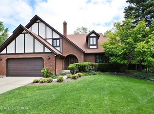 320 Castlewood Ct, Hoffman Estates, IL 60067