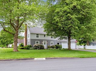 2 Ridge Rd, East Longmeadow, MA 01028