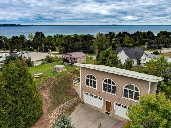 5859 S Bridget Rose Ln, Suttons Bay, MI 49682