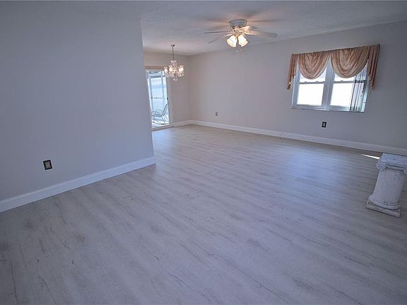 2nd image of 5543 Westchester Blvd