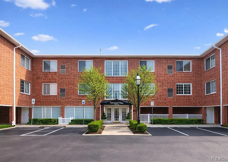 444 Chester St #425