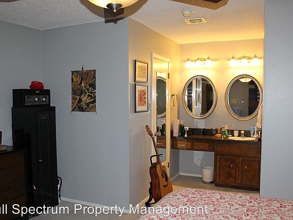 5th image of 15907 Quiet Oak St