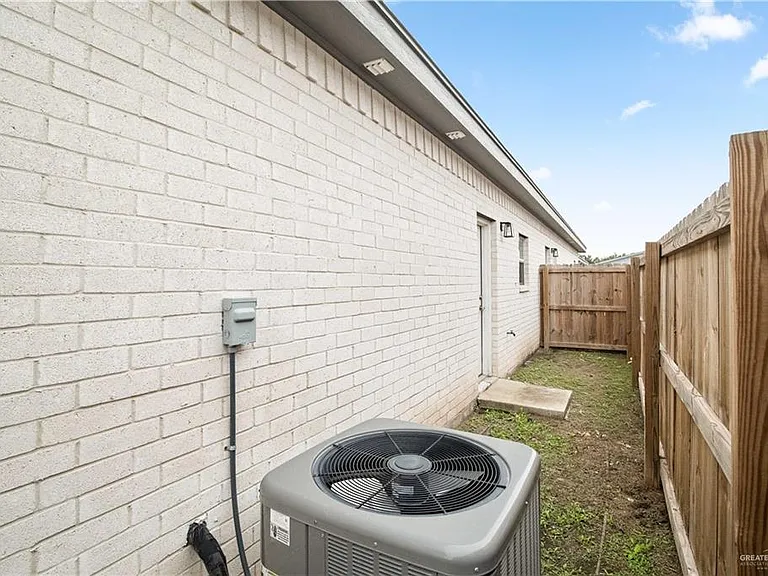1511 Playa Dr #2 — Photo 26