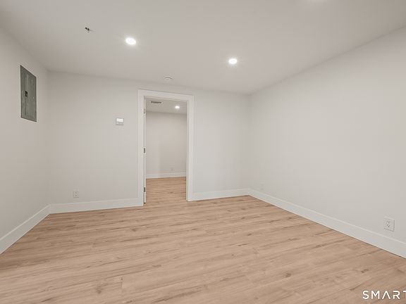 5th image of 542 Main St #2B