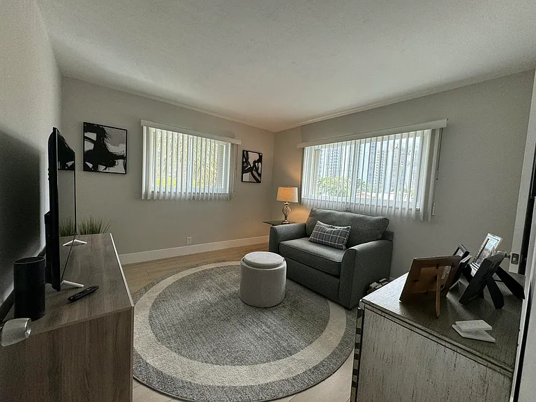 3201 NE 29th St #308 — Photo 16