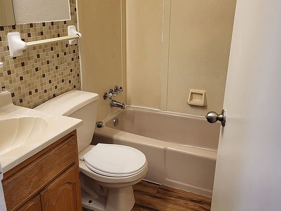 5th image of 5226 Lemay Ferry Rd #5240-2