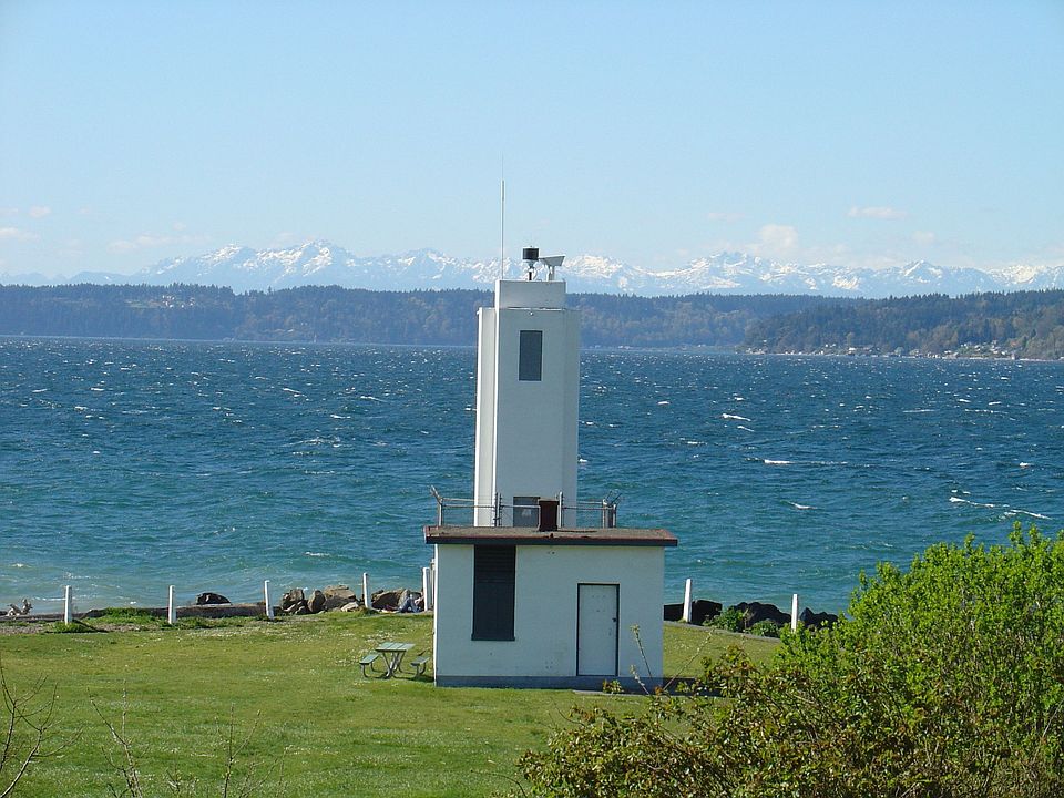 SOUNDVIEW BUILDING LOT NEAR LIGHTHOUSE