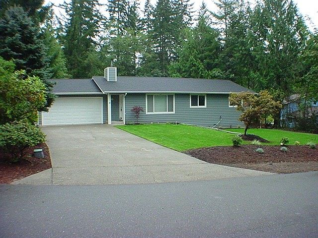 1st image of 30 NE Riverhill Ln