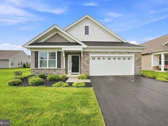 2nd image of 29 Coliseum Dr